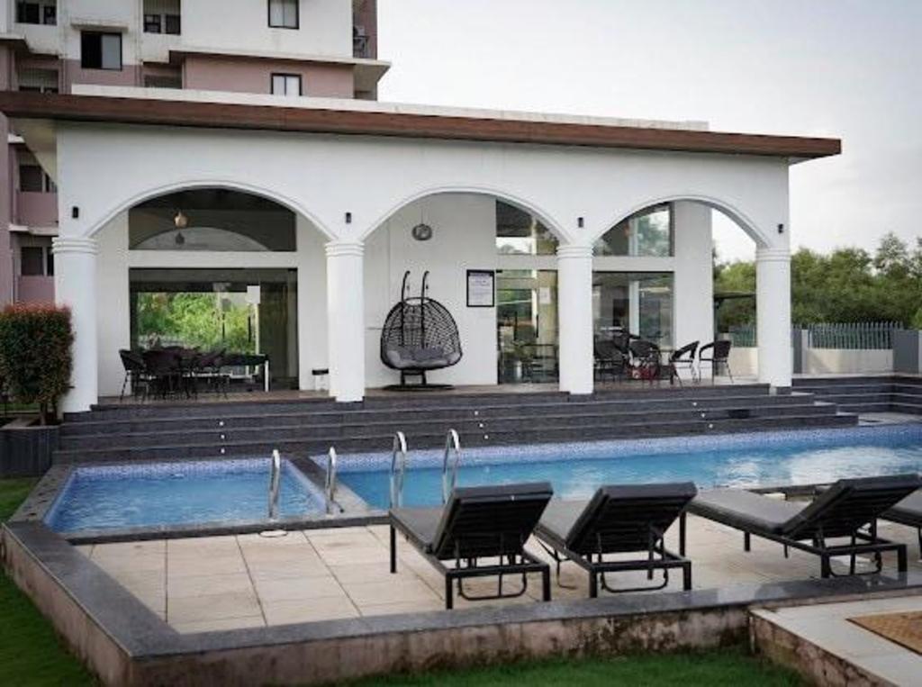 1BHK with Pool and Mountain view near Candolim