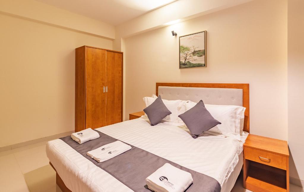 8BHK lifestyle
