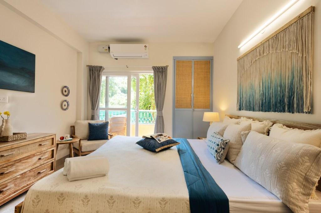 Alaya Stays 1 BHK with Pool - Veera Marina