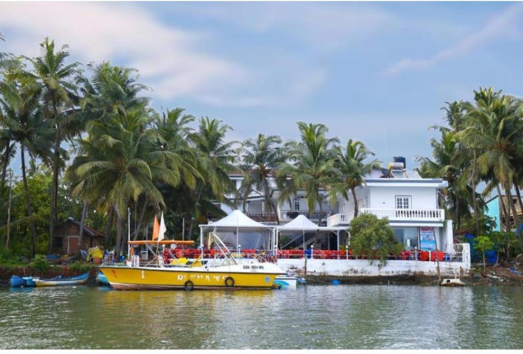 Apricus Inn Riverside