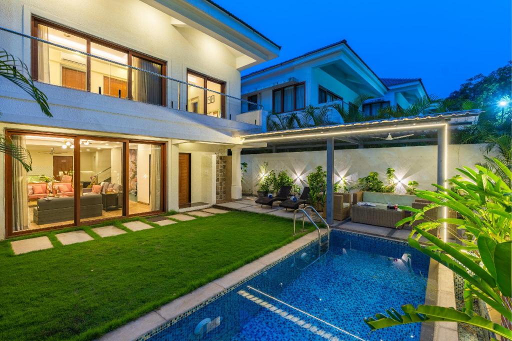 ELIVAAS 3 BHK with Pvt Pool - Azalea