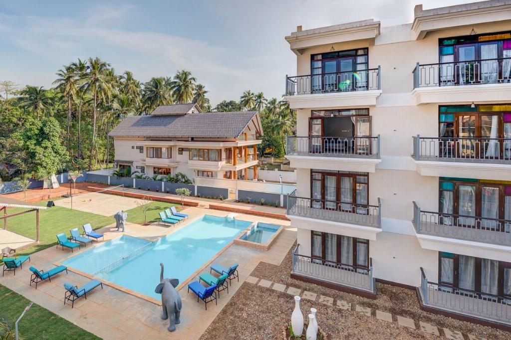 Escape to Paradise, Your Group Getaway 12-36 Pax