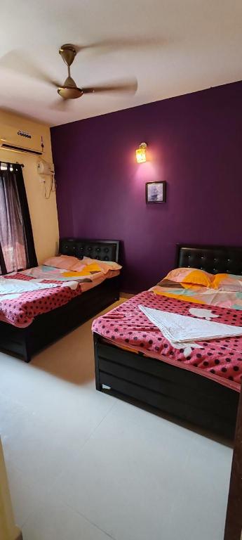 Flat is 1km from Anjuna beach with Swiming pool