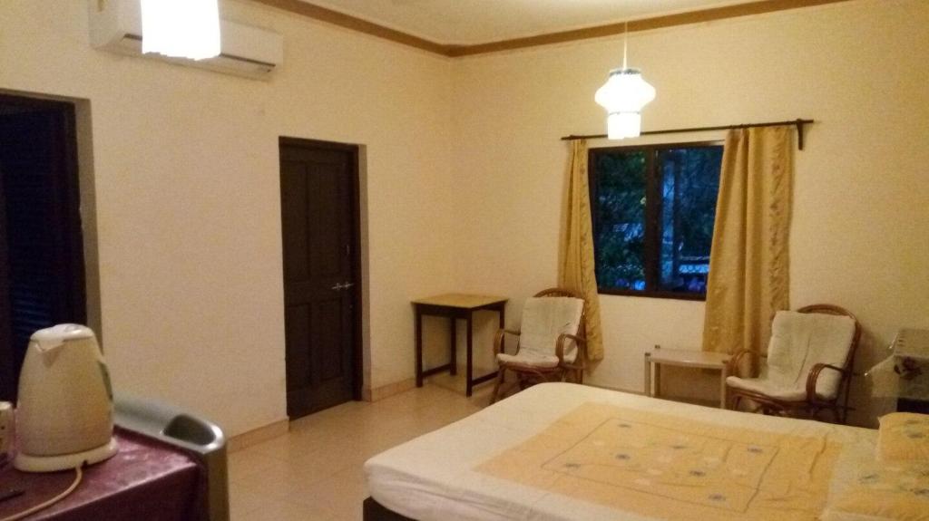 Apartment beach Side for 8 people, Candolim Goa