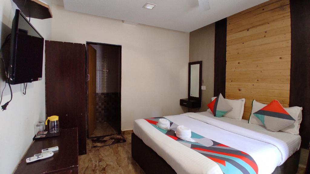 Hiline Resort With Pool