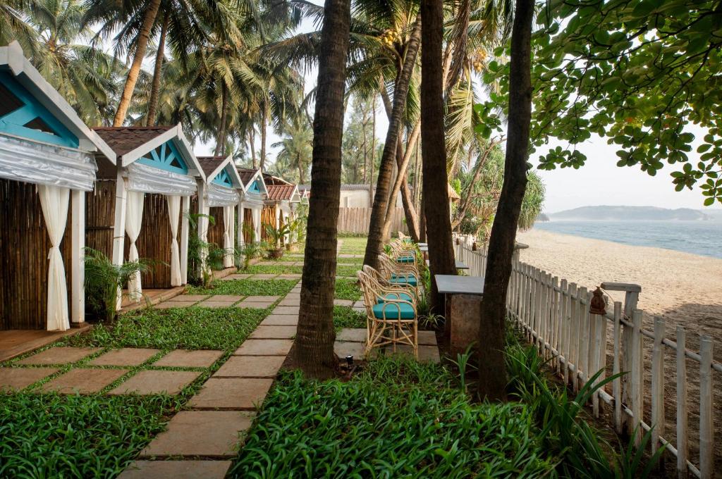 LaRiSa By The Beach, Morjim