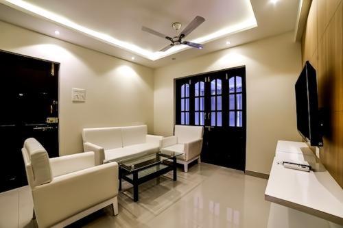 Luxury 2BHK Apartment with Swimming Pool near Candolim Beach